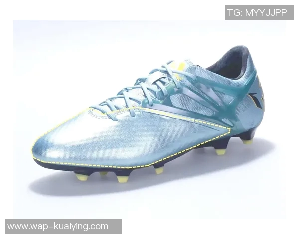 探索足球鞋的魅力与设计风格，尽显运动激情与时尚元素的完美结合